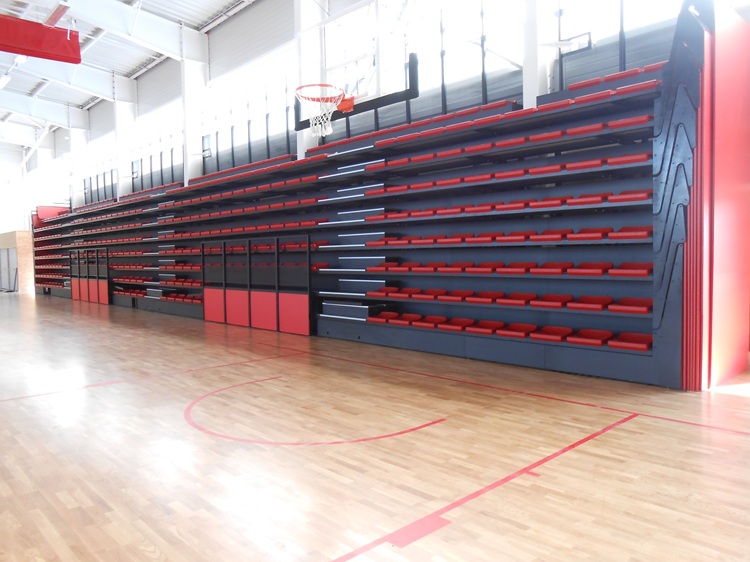 Teleskoptribünen für Sporthallen