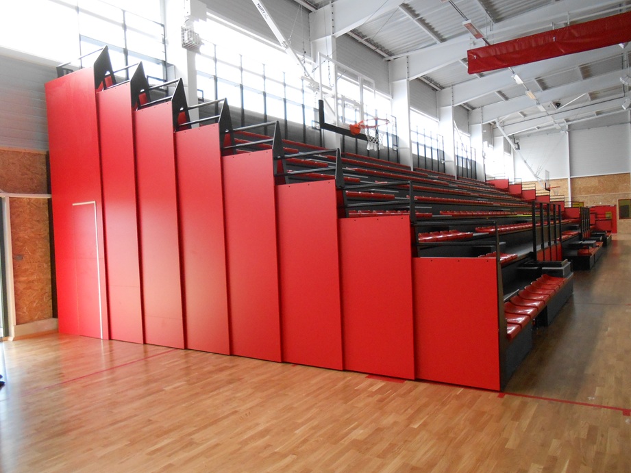 Teleskoptribünen in Sporthallen